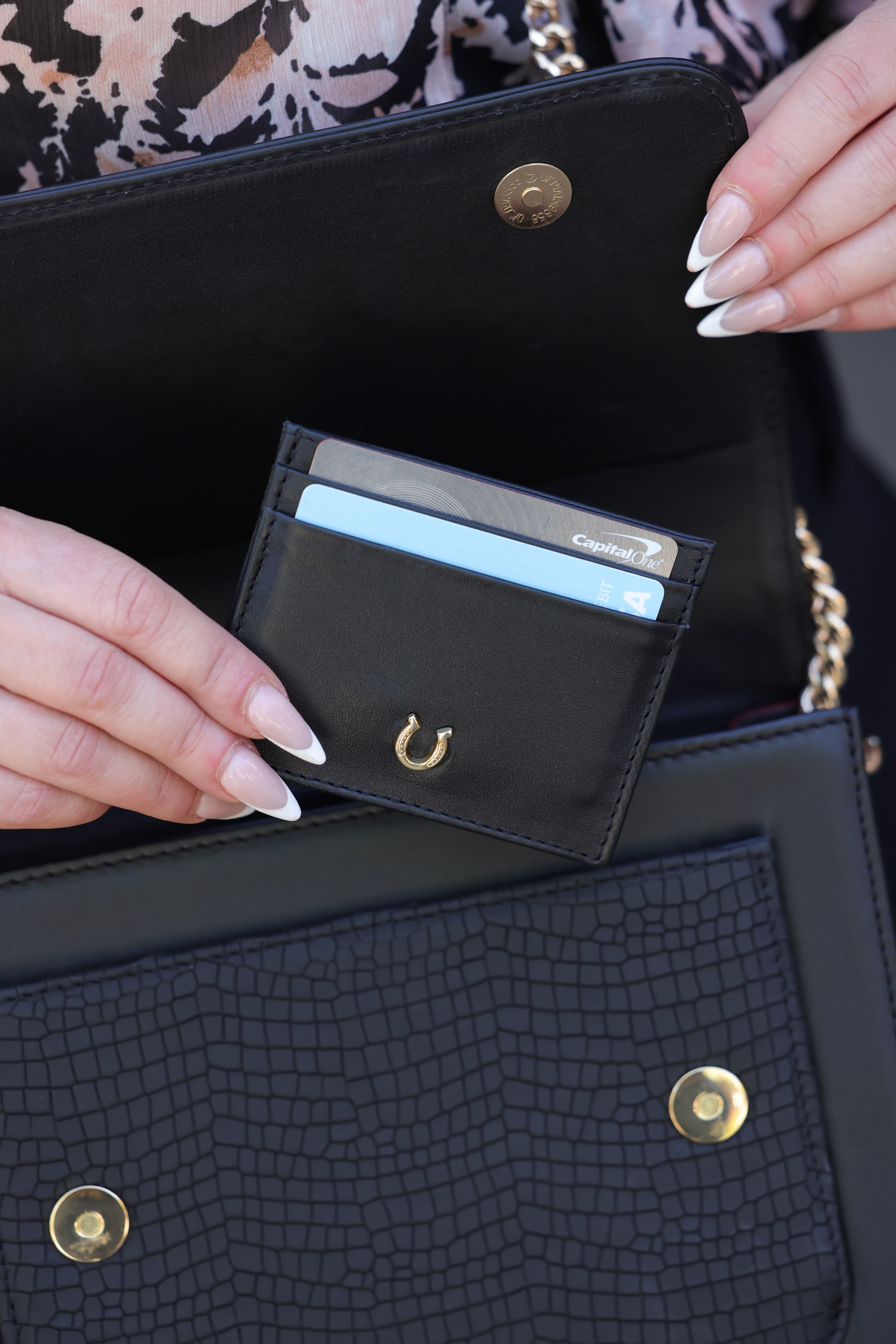 esquivias stylish equestrian aria leather card case