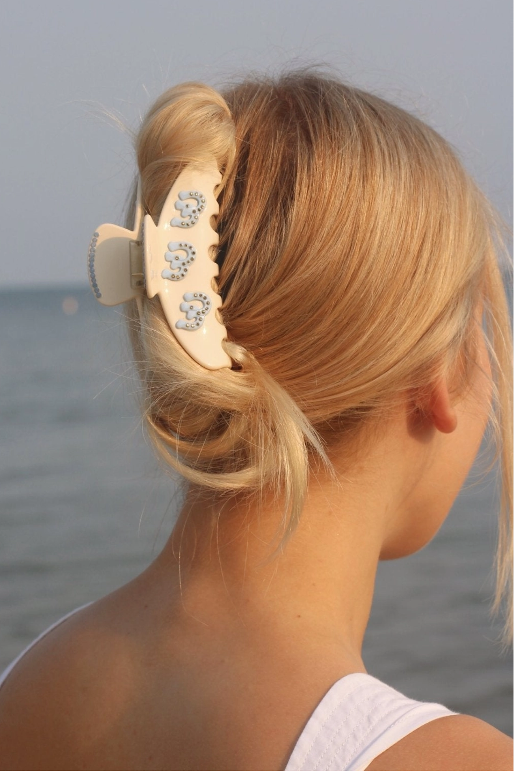 Claw hair clip featuring three double horseshoe details with gem accents, equestrian-inspired design. claw clip, hair claw clip, horseshoe hair clip, equestrian hair accessory, horse hair accessory, horse girl accessories