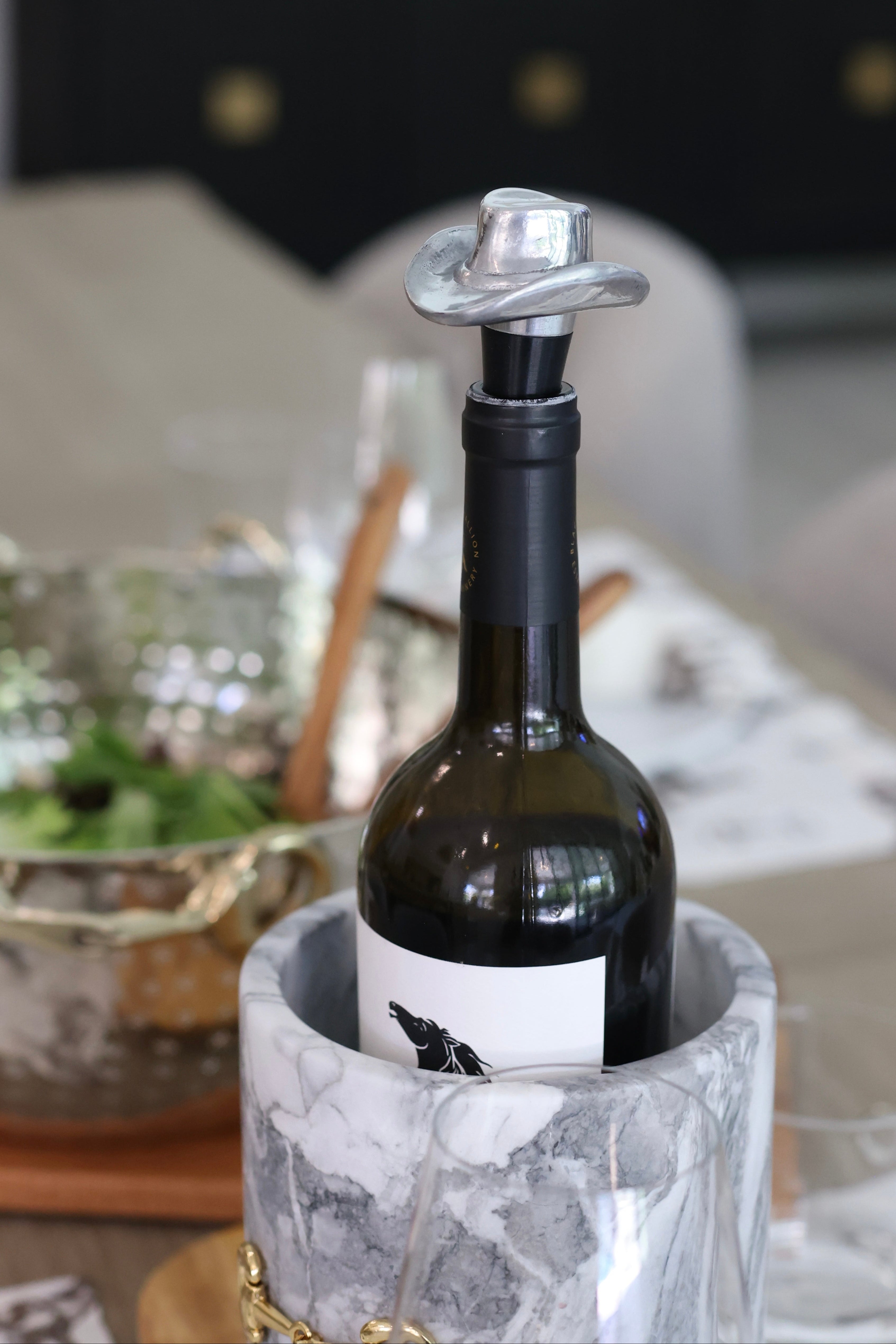 arthur court stylish equestrian cowboy hat wine stopper Cowboy Hat Bottle Stopper made from premium aluminum alloy, featuring a detailed western hat design with tilted edges. A stylish equestrian-inspired wine accessory perfect for barware, kitchen décor, or gifting to horse lovers.