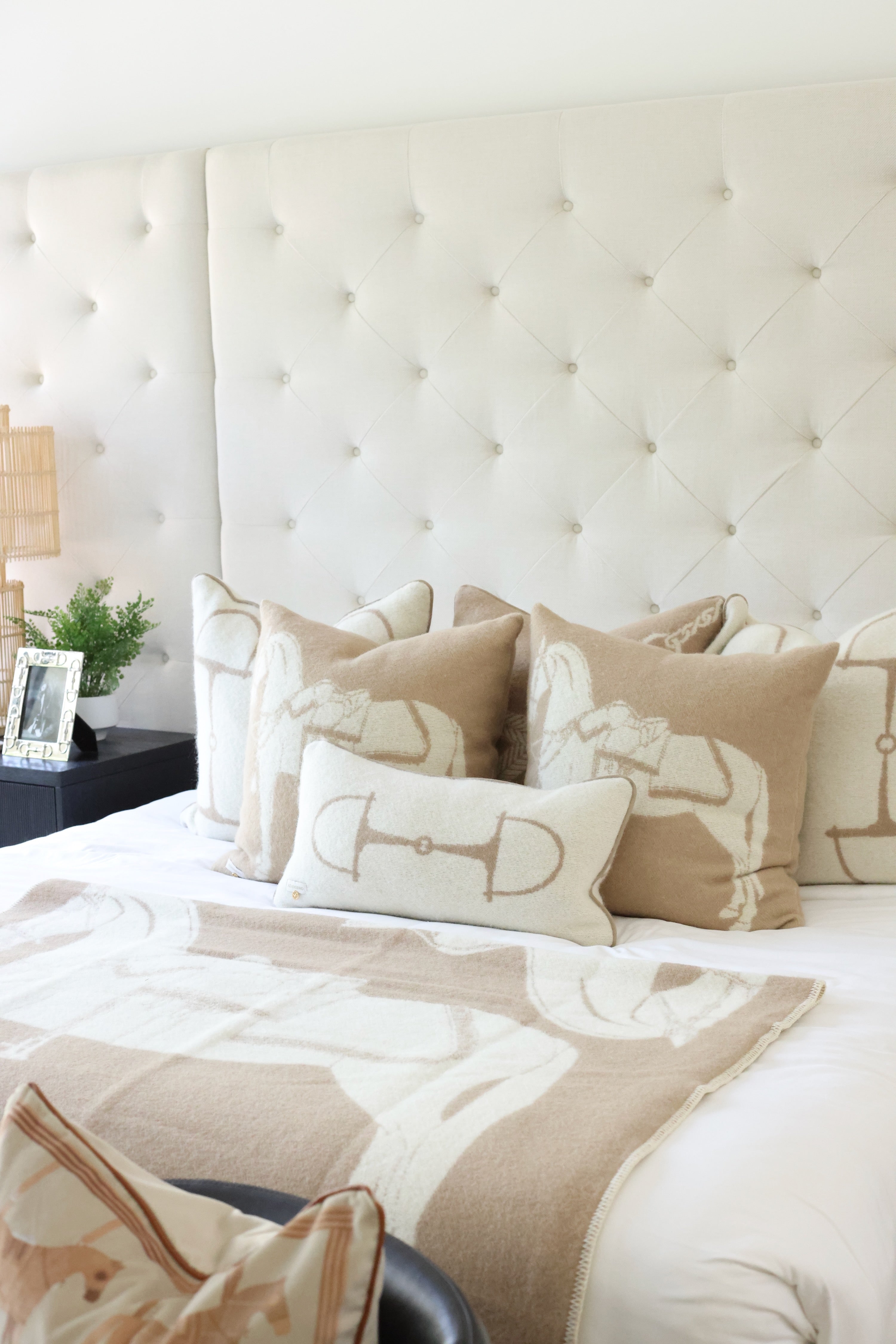 Adamsbro stylish equestrian Reins Wool Pillow