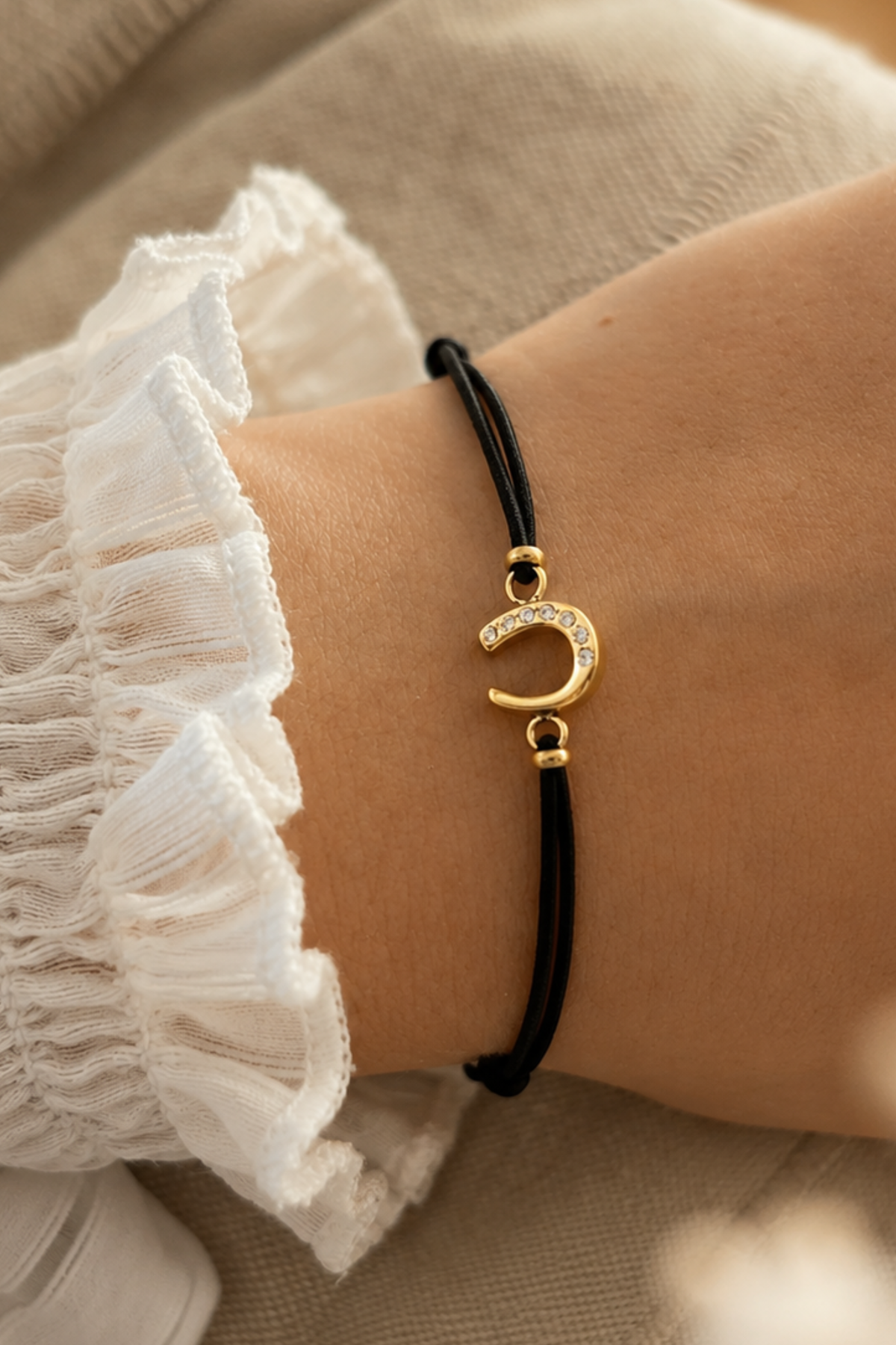 Halo Horseshoe Bracelet - Black