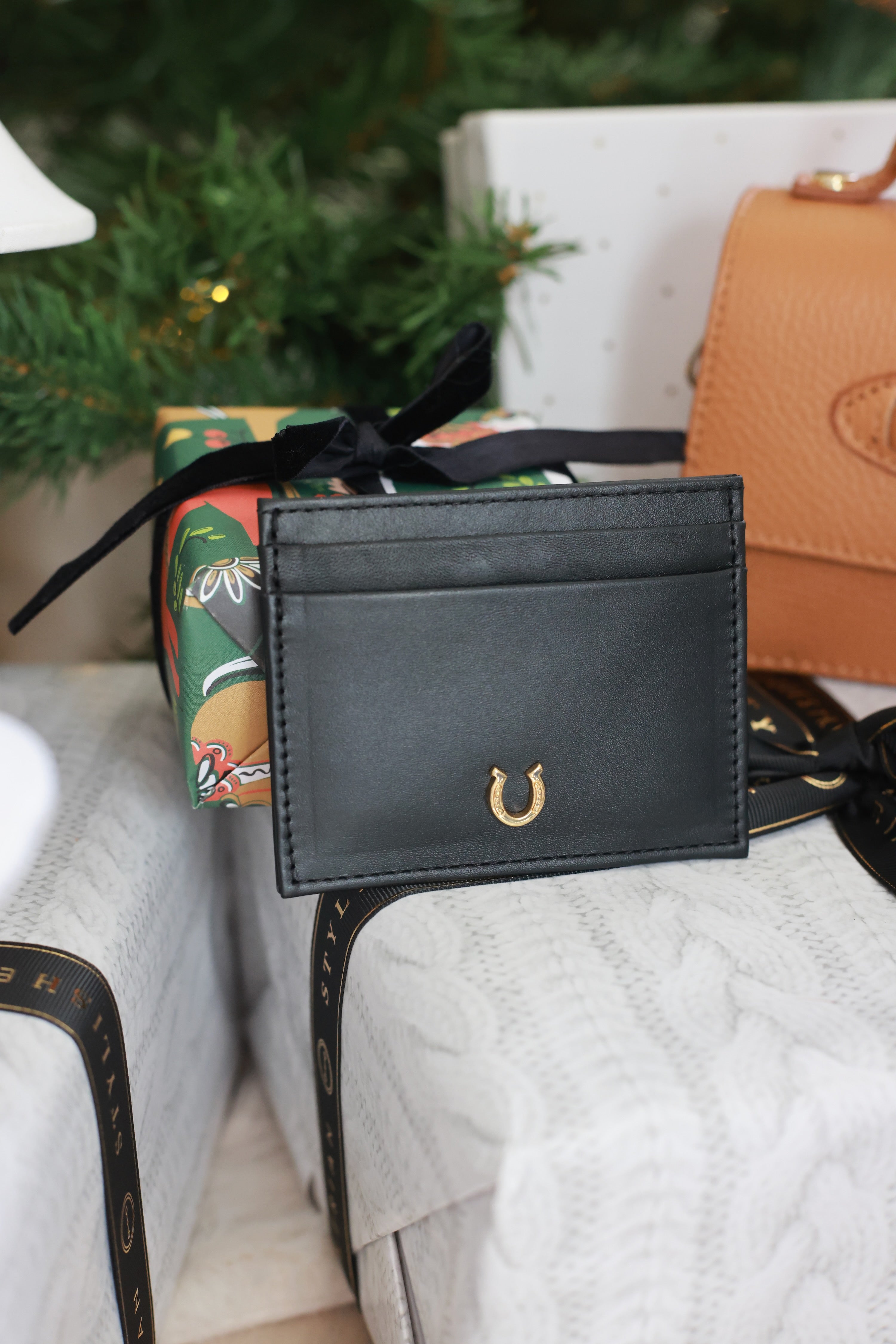 esquivias stylish equestrian aria leather card case