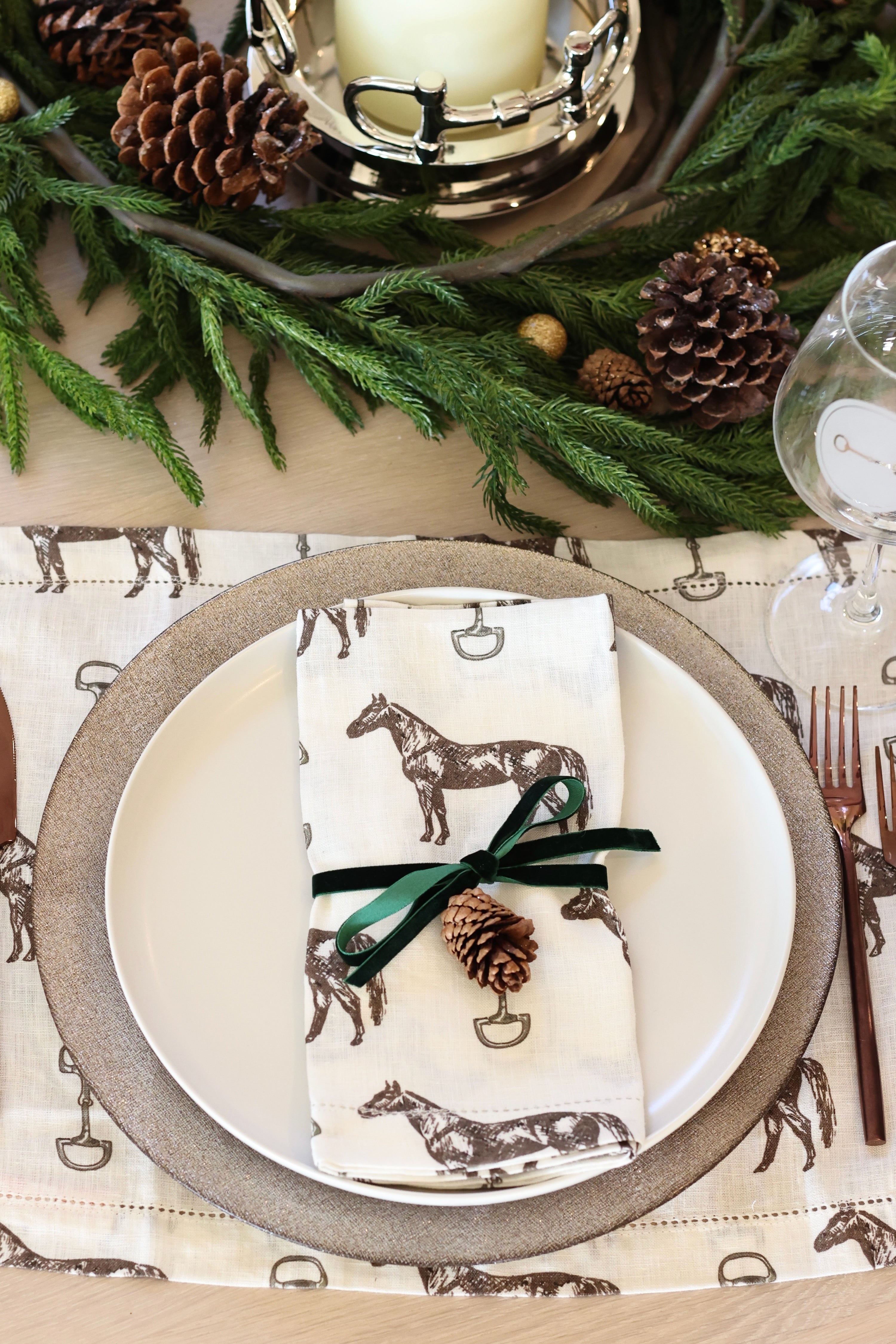 pomegranate stylish equestrian horse and snaffle linen napkin set