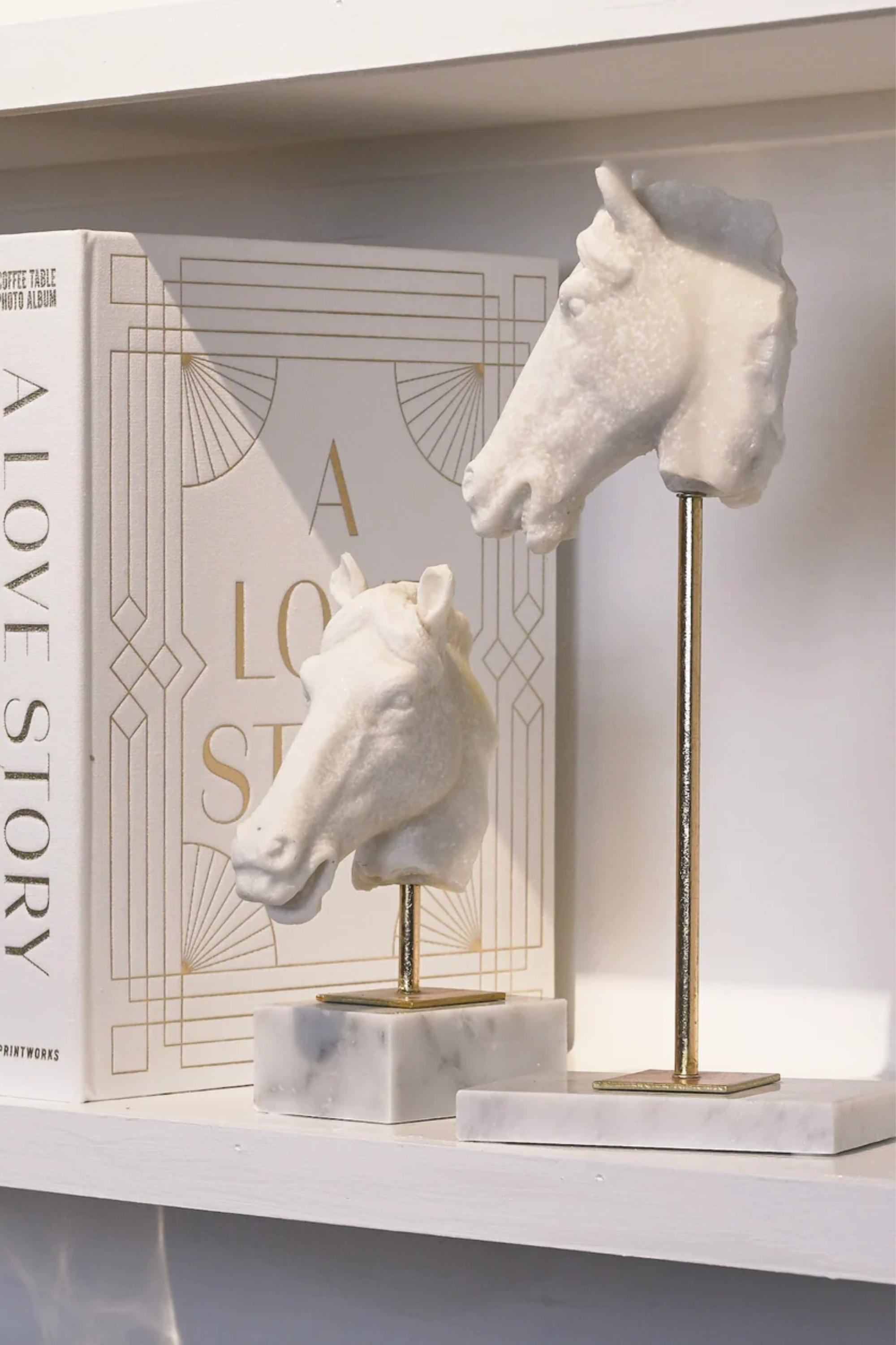 Isla Marble Horse Head Accent