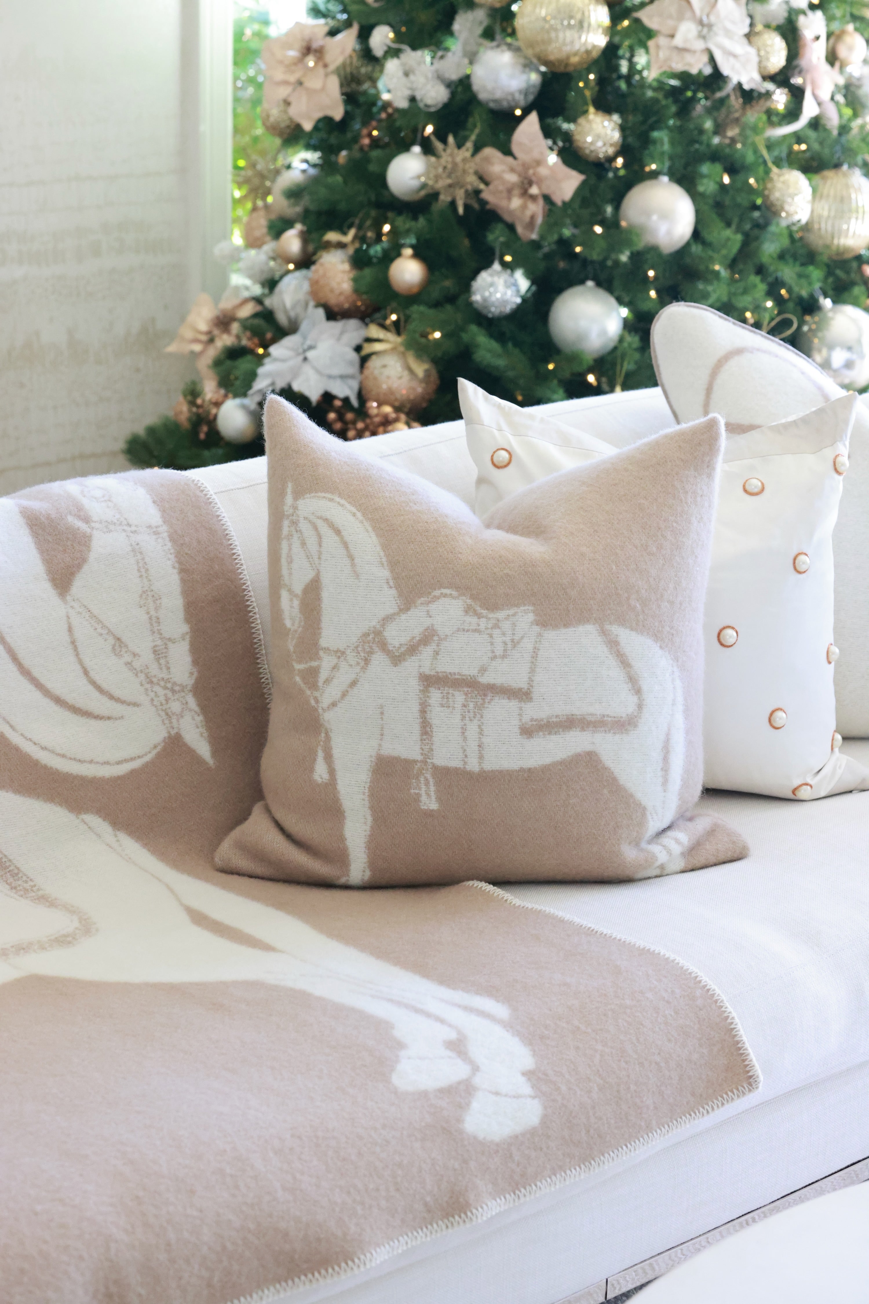 Adamsbro stylish equestrian Reins Wool Pillow