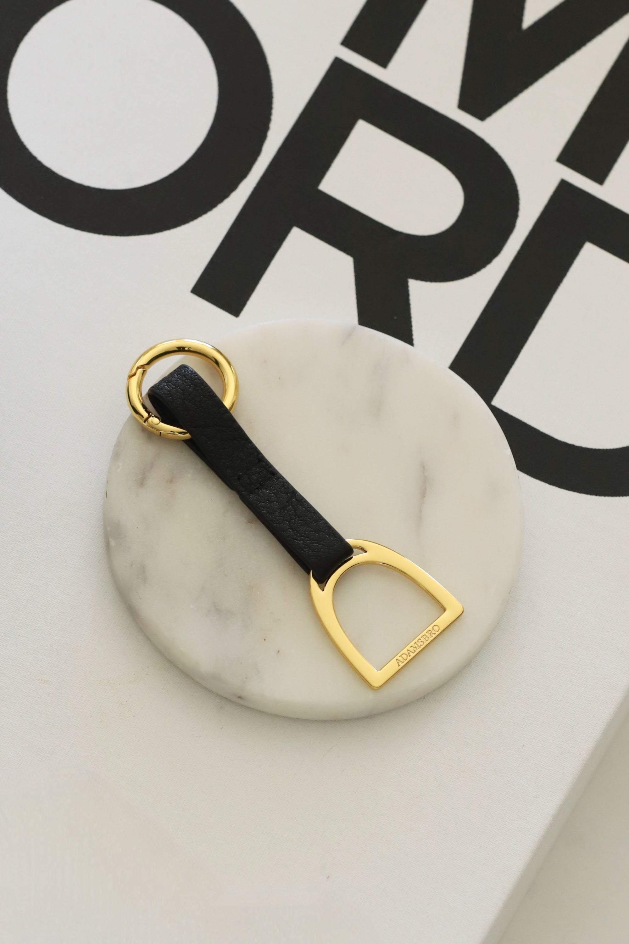 adamsbro stylish equestrian stirrup leather key ring