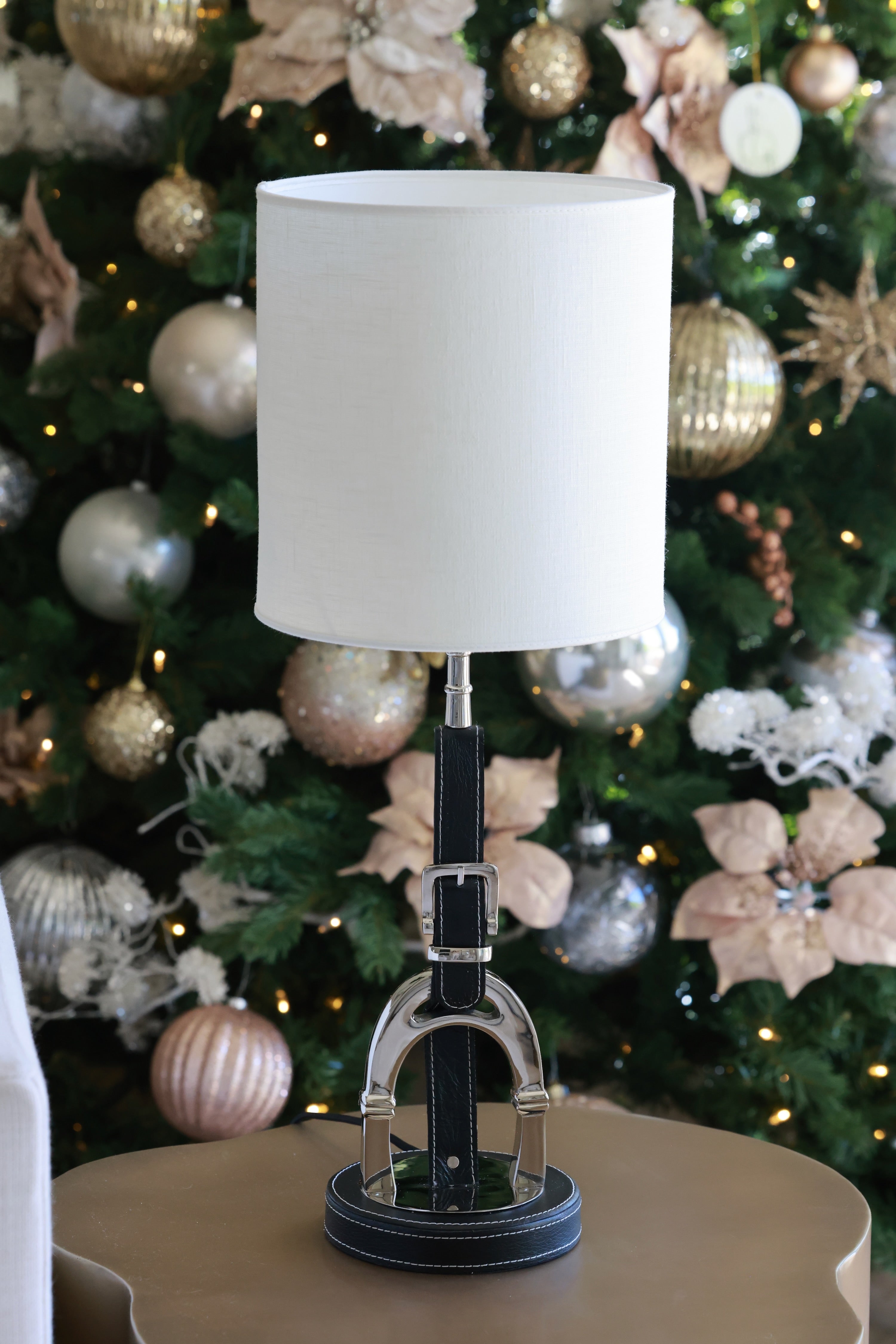 adamsbro stylish equestrian stirrup leather lamp stand black