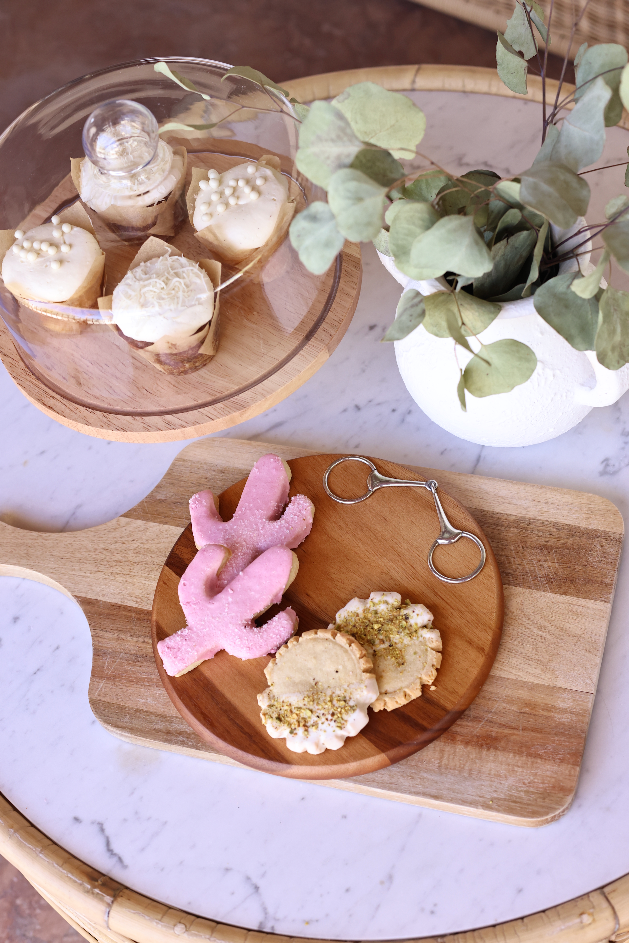 arthur court stylish equestrian henry wooden serving board horse bit Henry Bit Serving Board by Arthur Court featuring a round 10-inch acacia wood board accented with a pewter horse bit detail. A refined equestrian-inspired serving piece perfect for charcuterie, entertaining, or gifting.