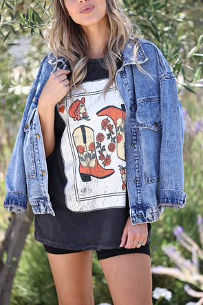 Queen Cowgirl Graphic Tee
