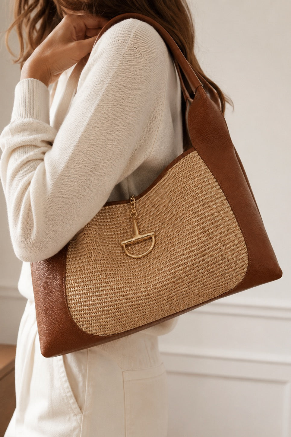 Sloane Large Raffia Saddle Bag - Cognac