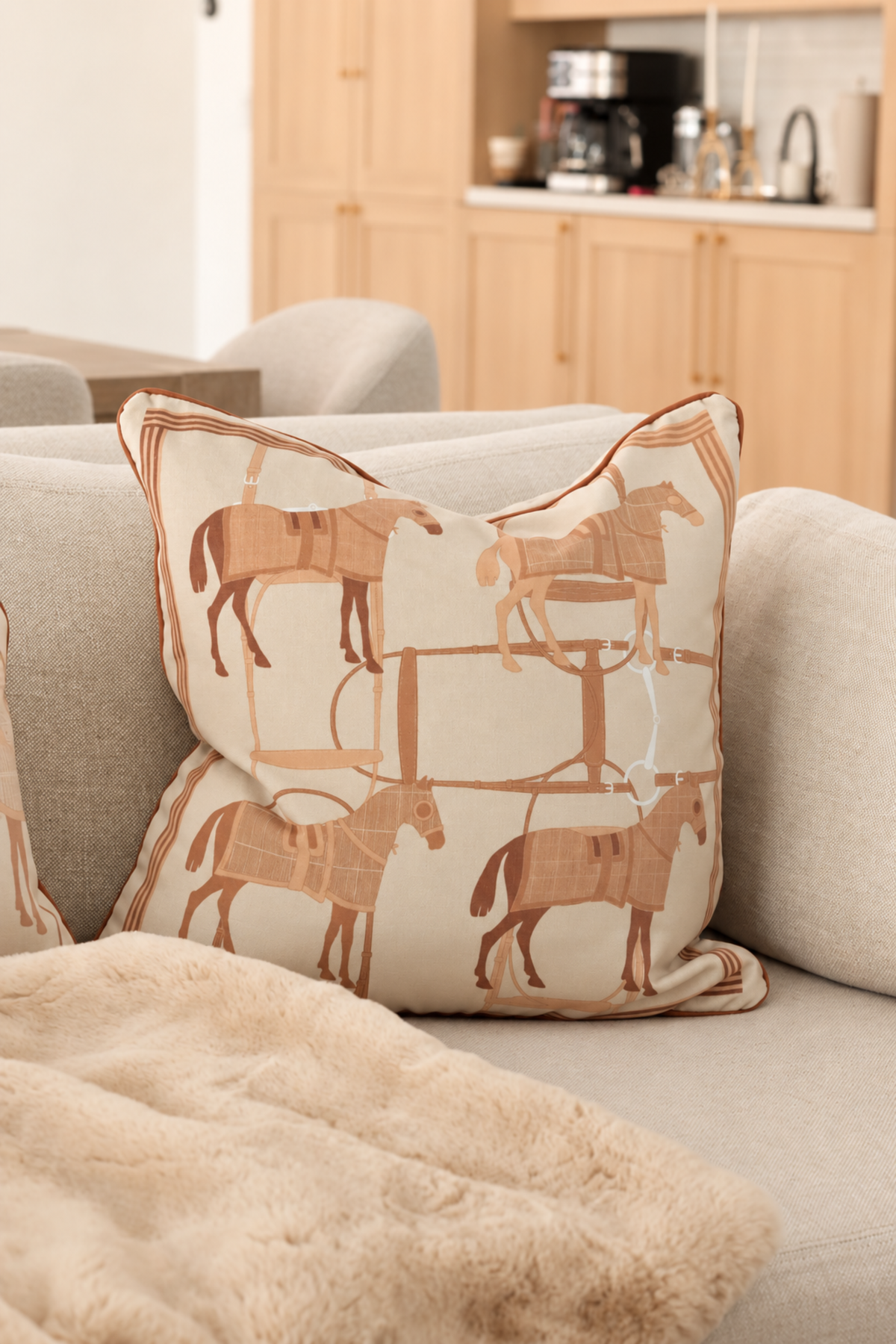 Cavalo Velvet Pillow