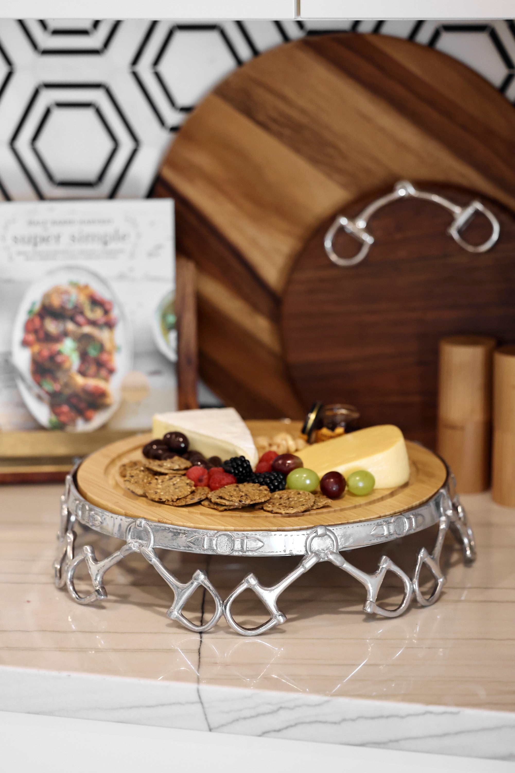 arthur court stylish equestrian d-ring serving board