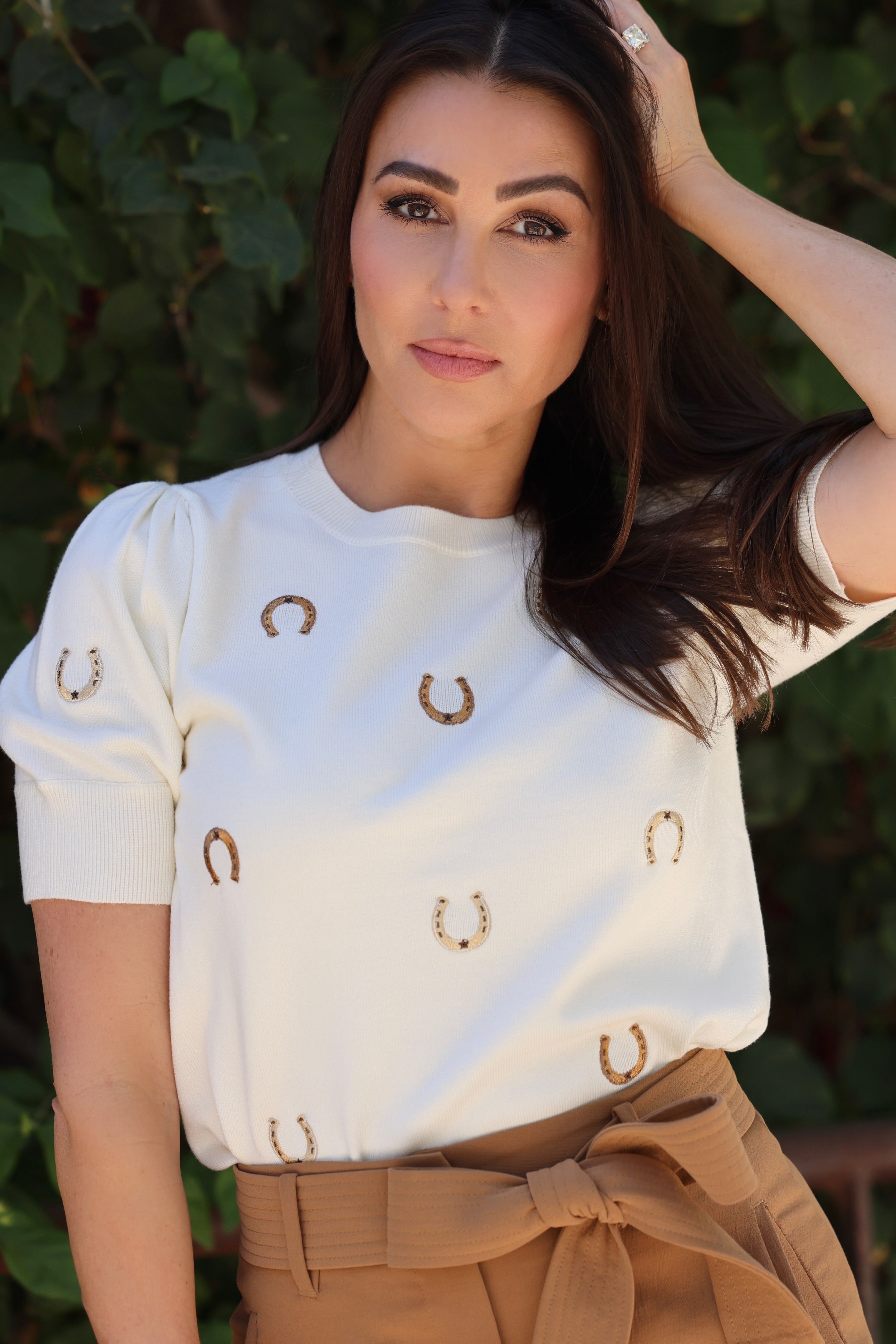 Gilli Round Neck Puff Sleeve Embroidered Horseshoes Knit Top