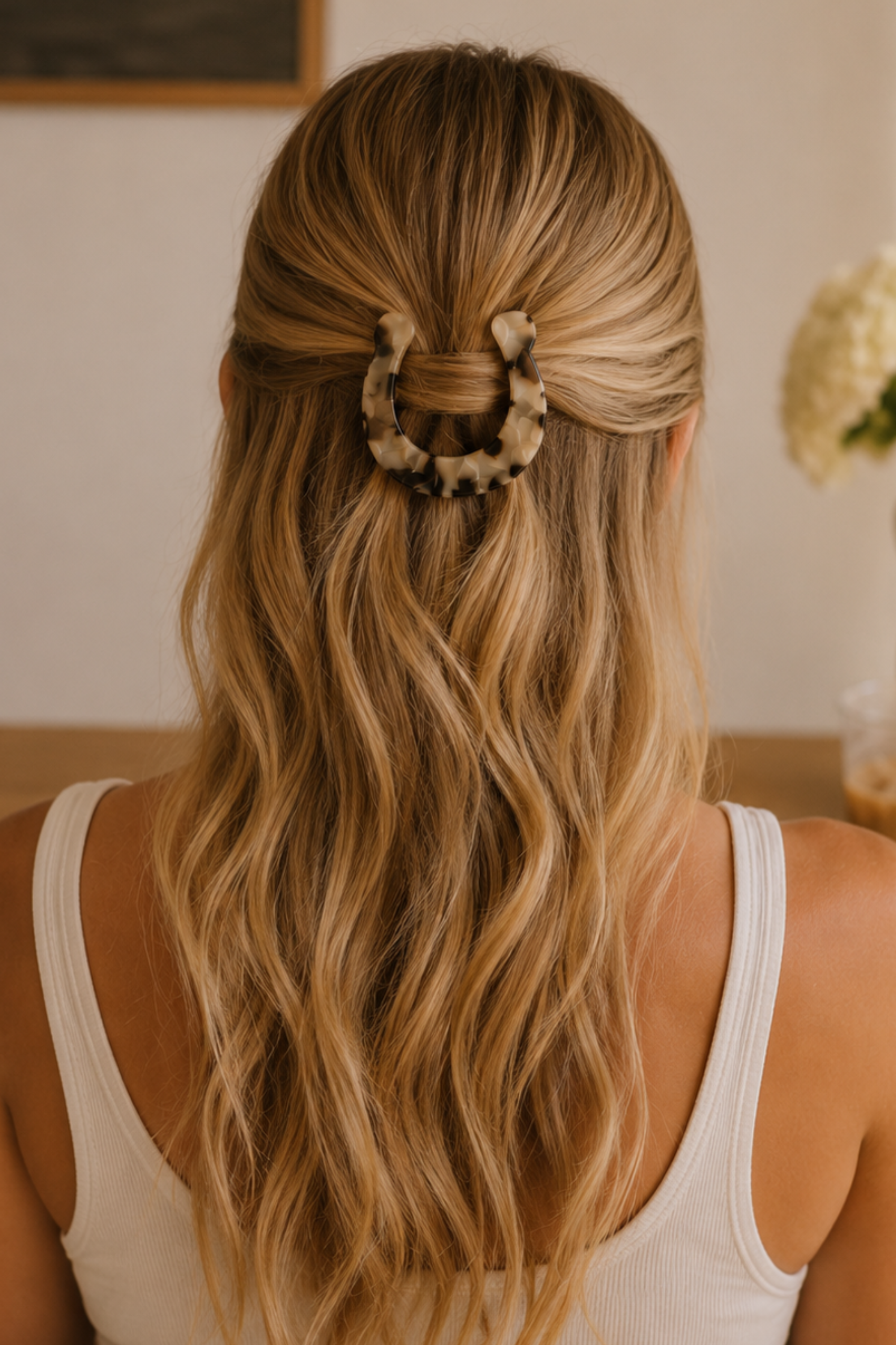 Hattie Horseshoe Hair Clip - Tortoise