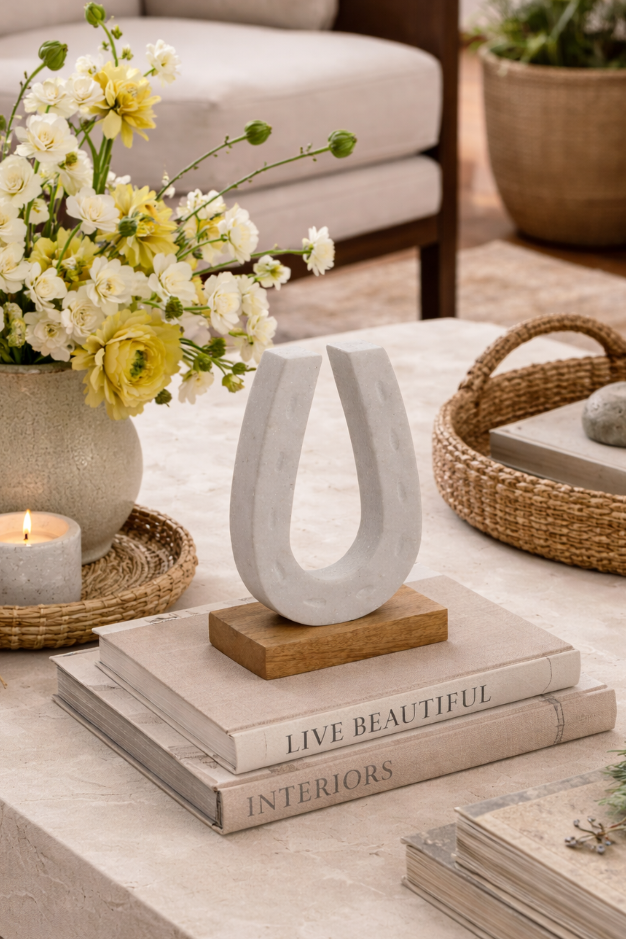 Hilton Horseshoe Accent