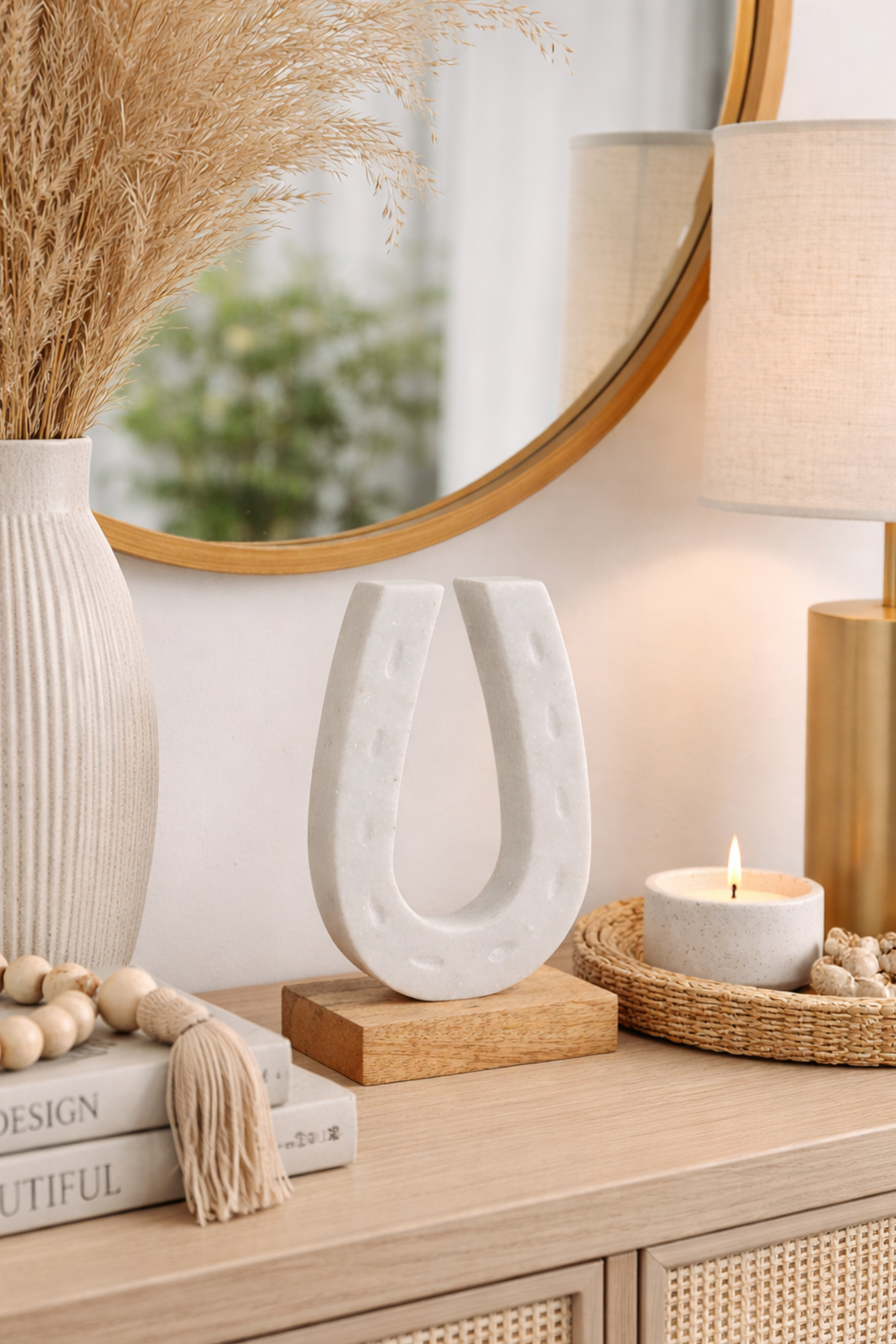 Hilton Horseshoe Accent