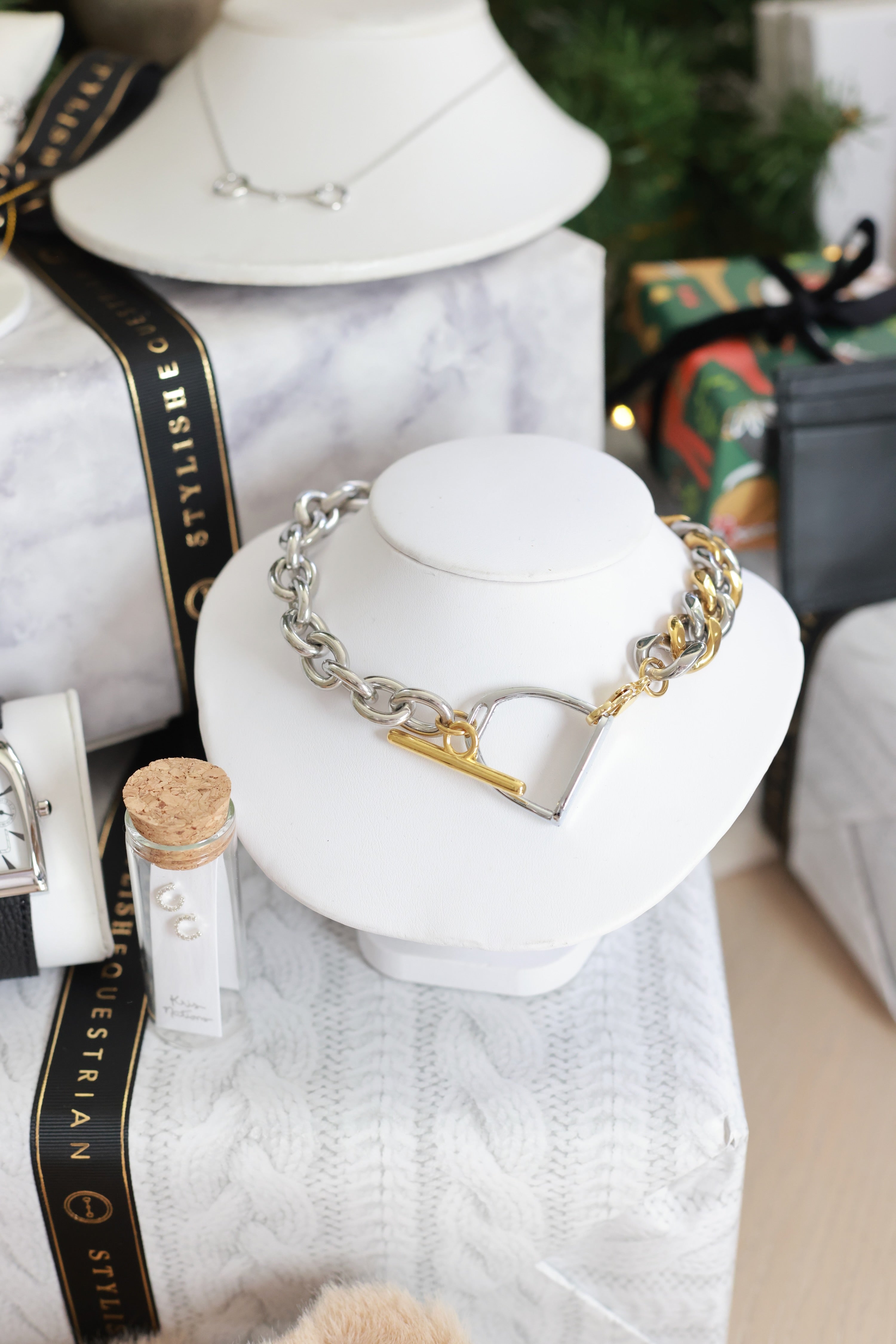 atelier cg stylish equestrian arkle stirrup necklace