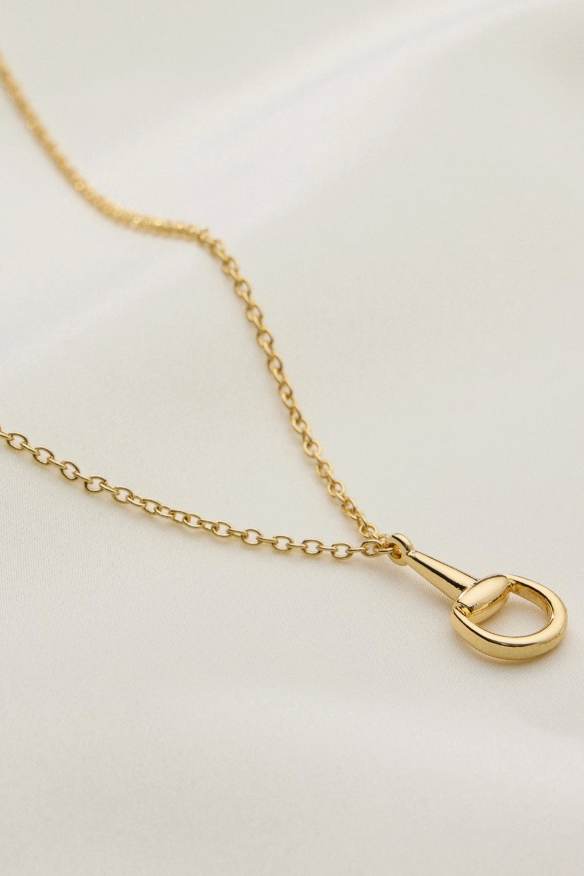 Hollis Pendant Necklace - Gold