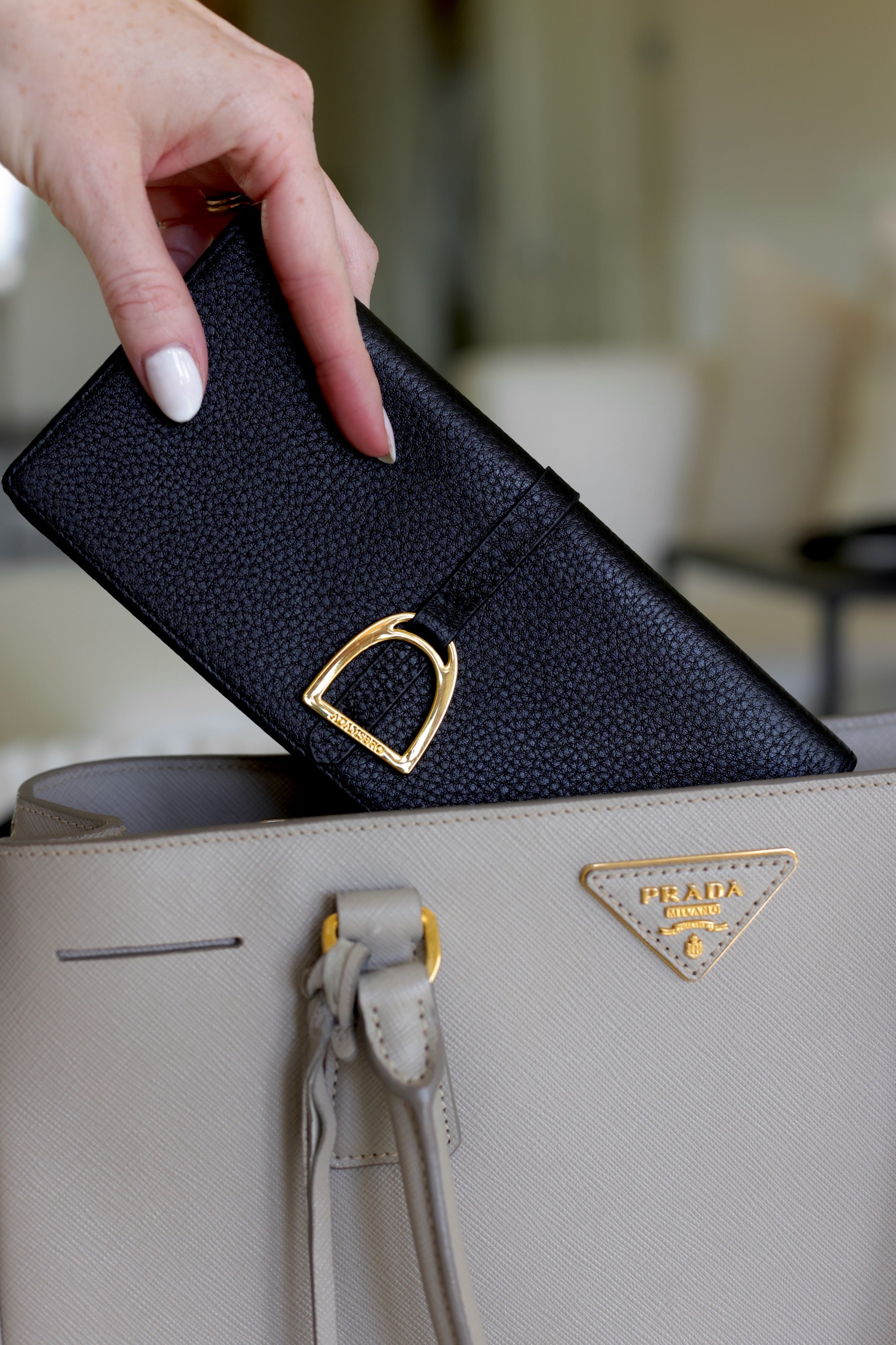 adamsbro stylish equestrian black leather wallet with gold stirrup detail
