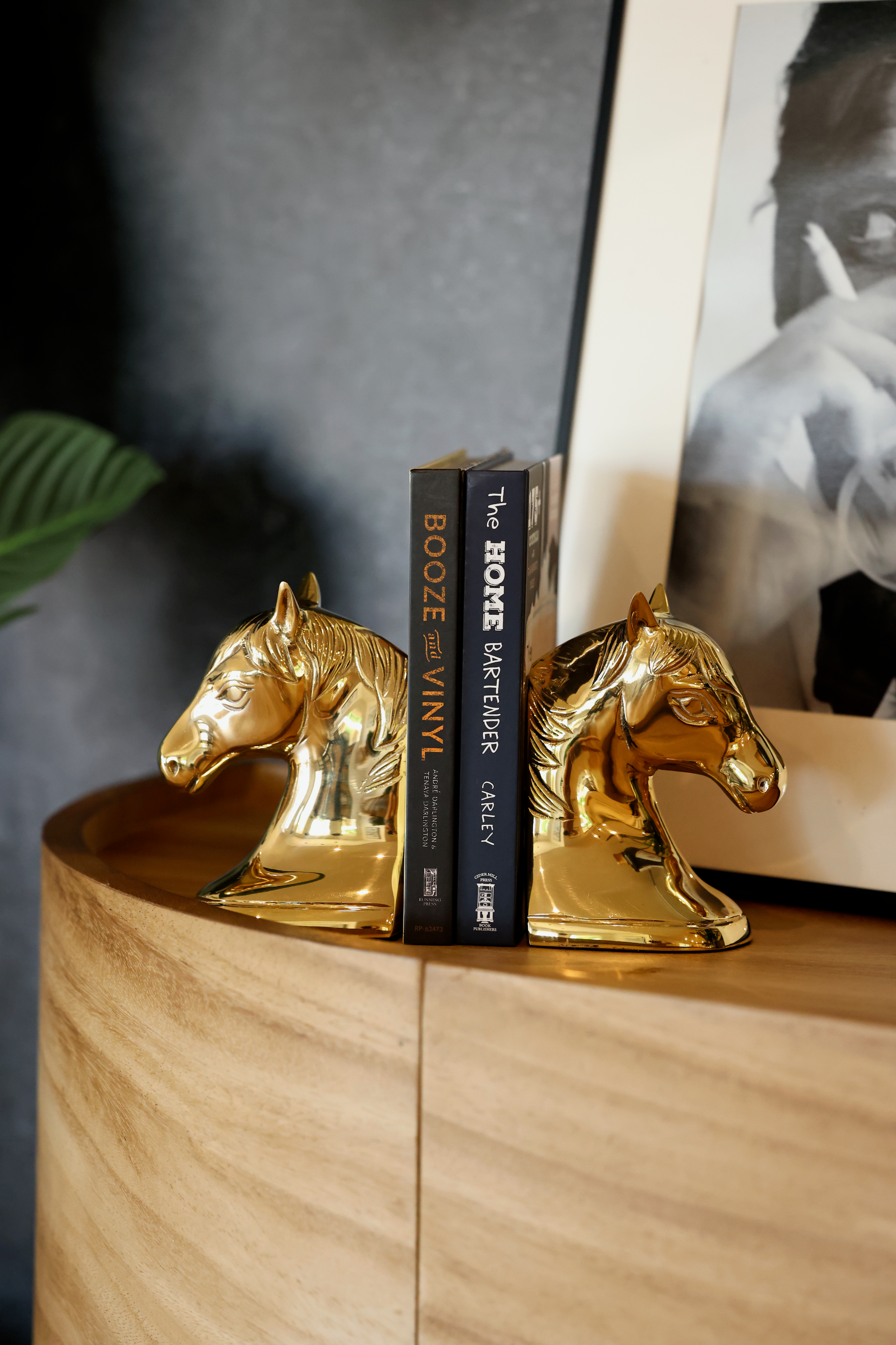 Lyra Bookend Set