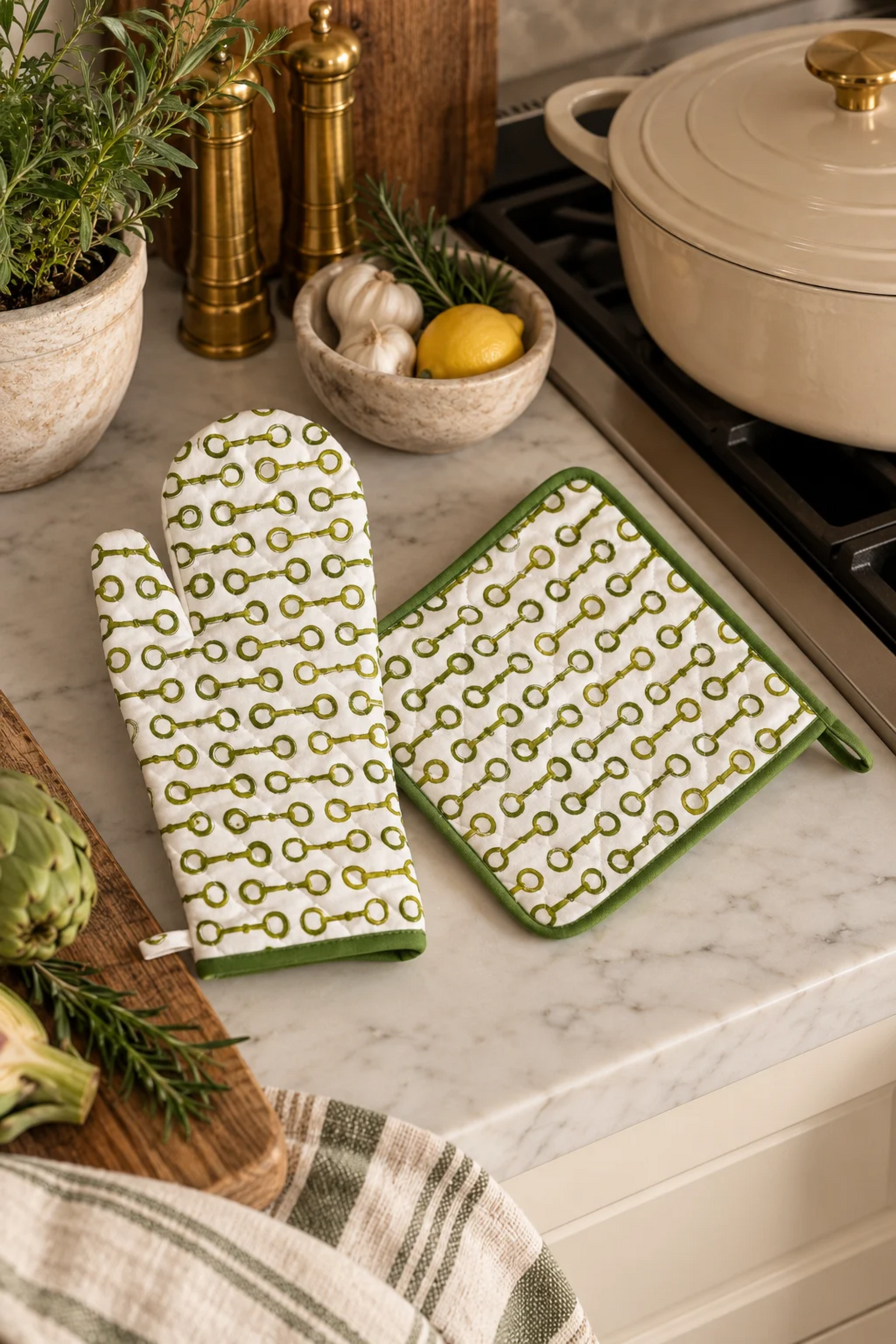 Paddock Club Oven Mitt Set