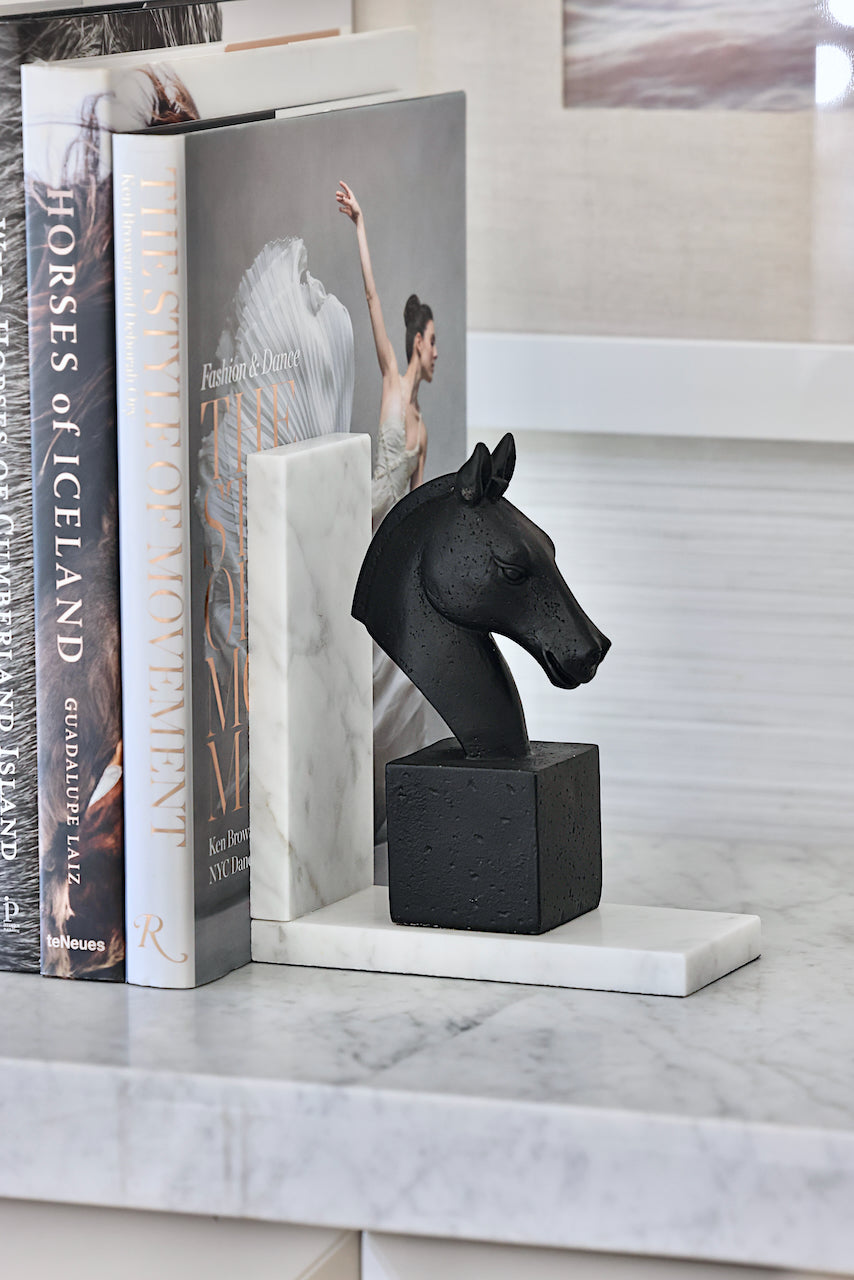 hoom roots stylish equestrian raven horse bookends