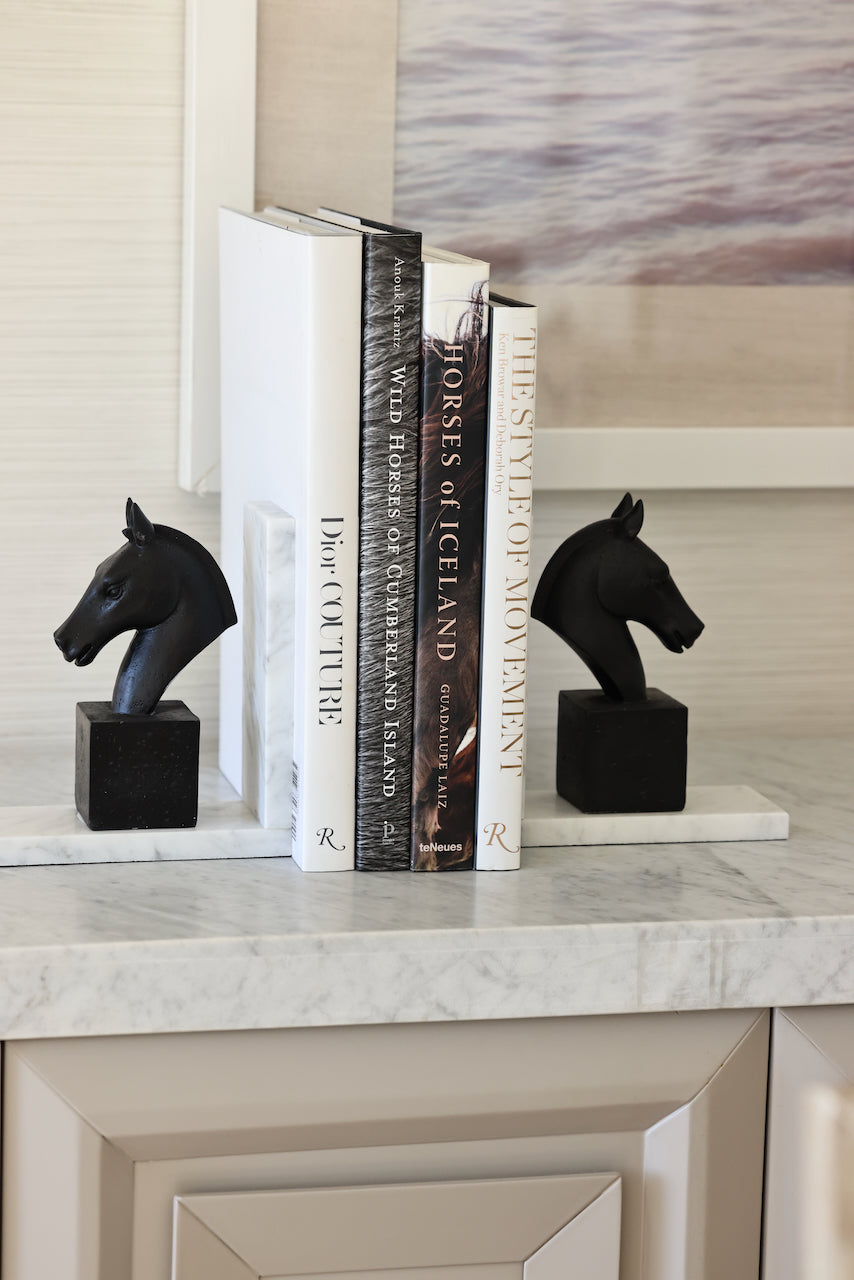 hoom roots stylish equestrian raven horse bookends