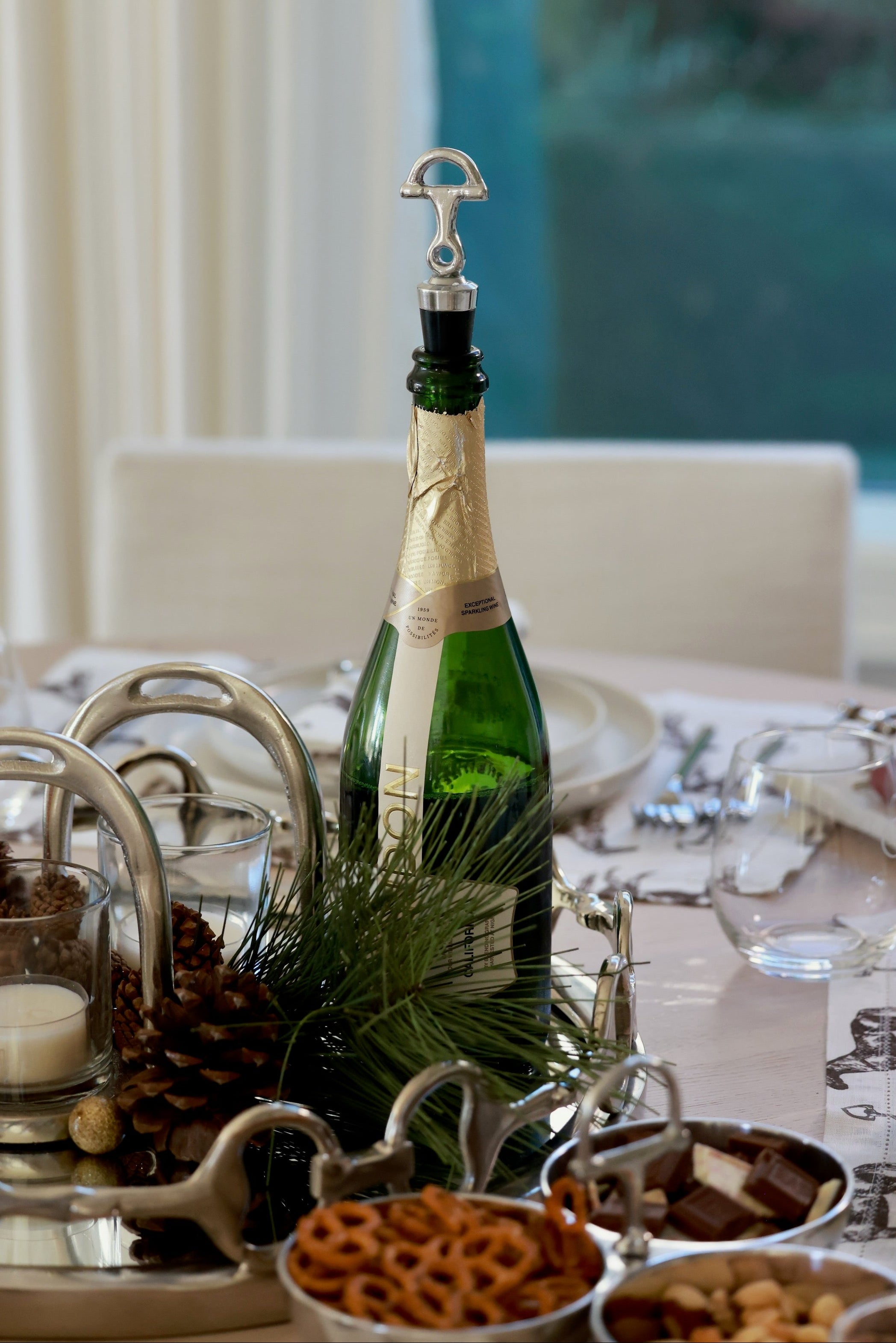 arthur court stylish equestrian show day snaffle wine bottle stop