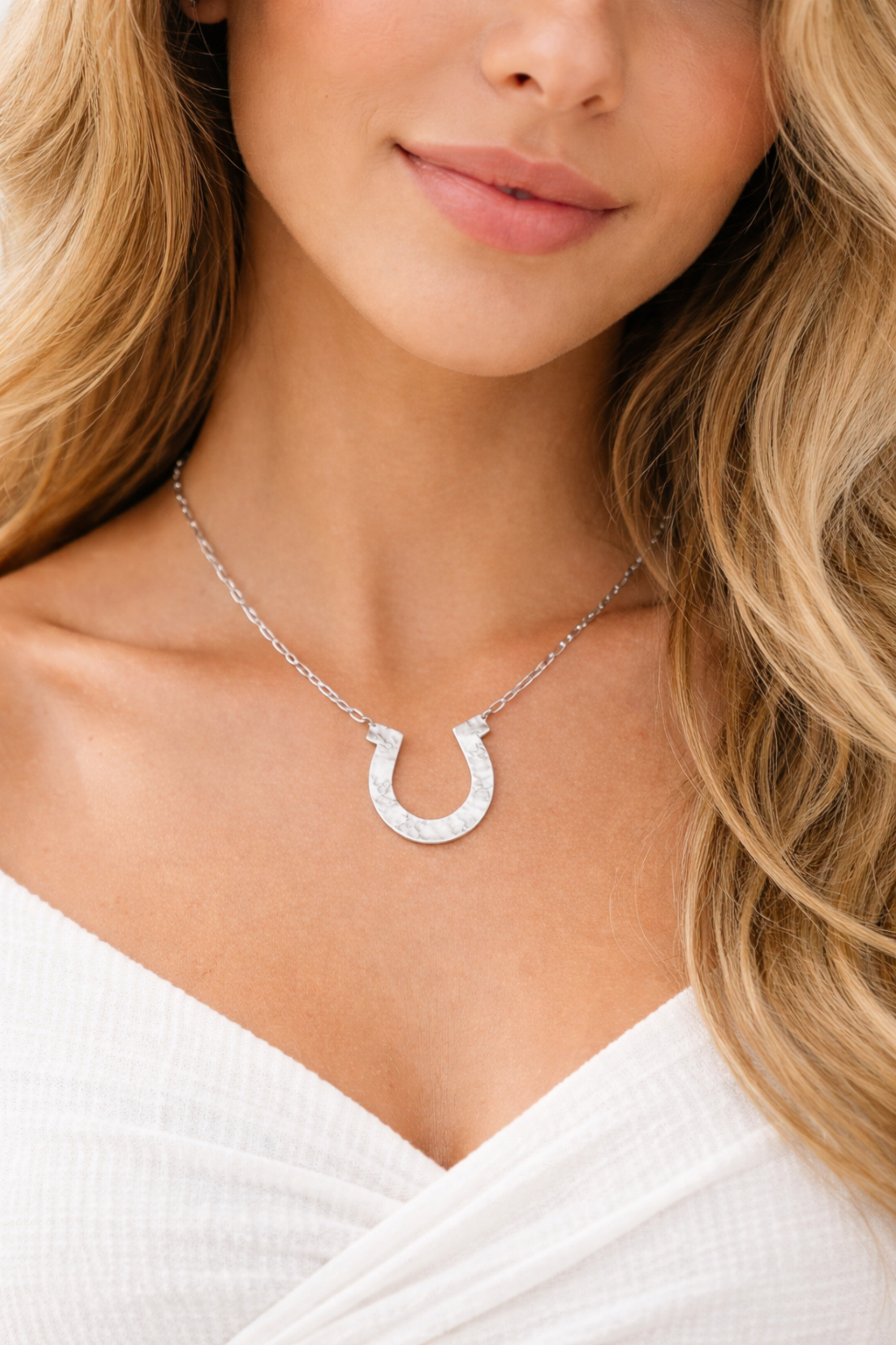 Valenci Horseshoe Necklace - Silver