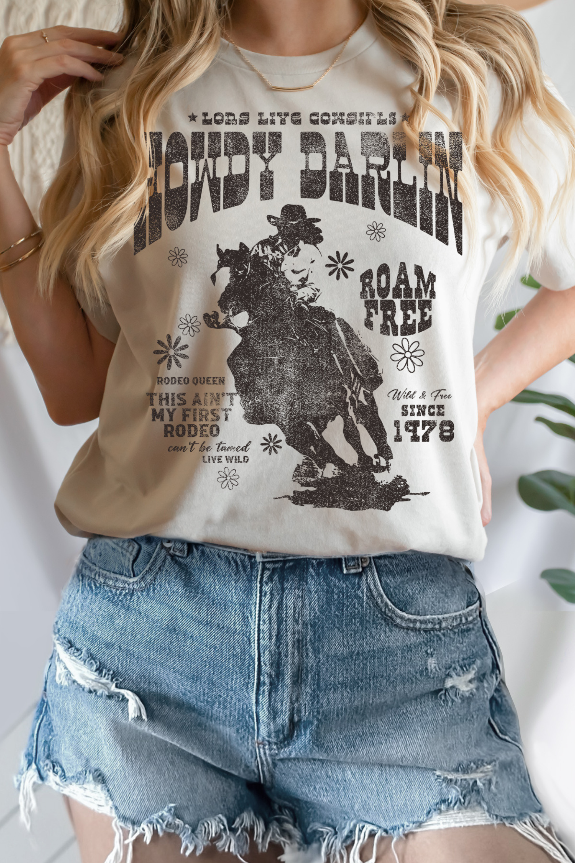 bouteeque stylish equestrian howdy darlin graphic tee shirt