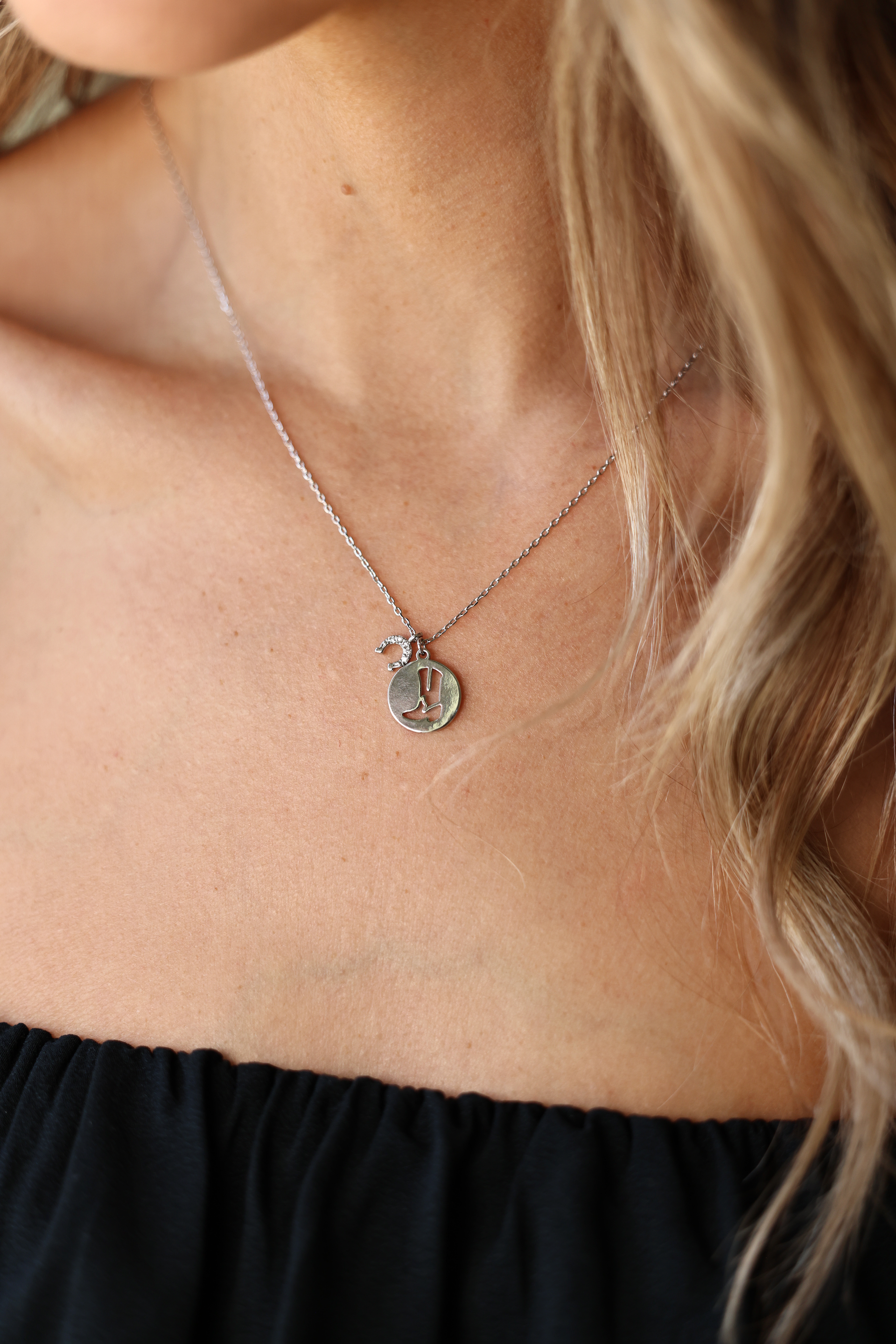 Nellie Horseshoe Necklace - Silver
