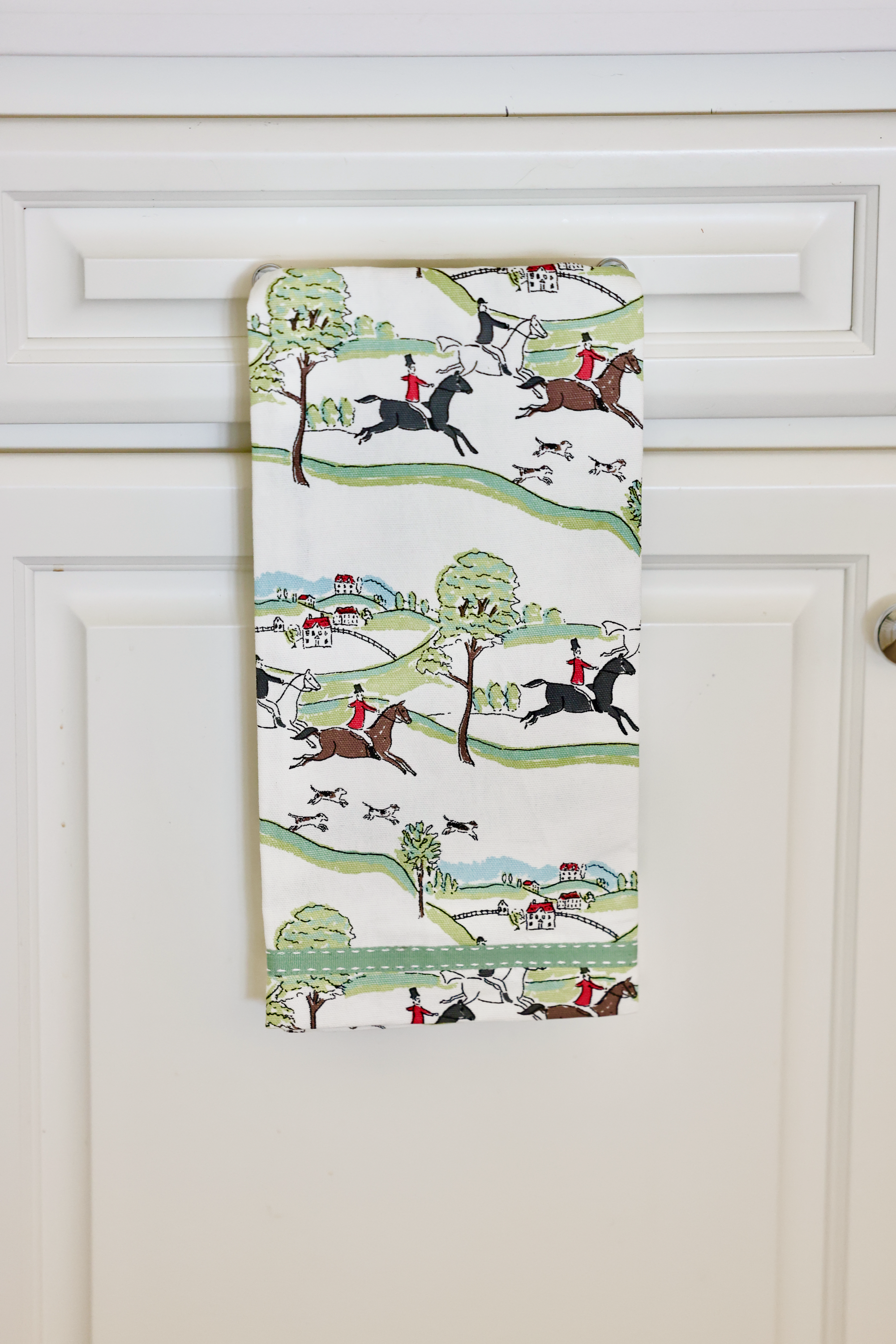 pomegranate stylish equestrian the hunt scene hand towel set