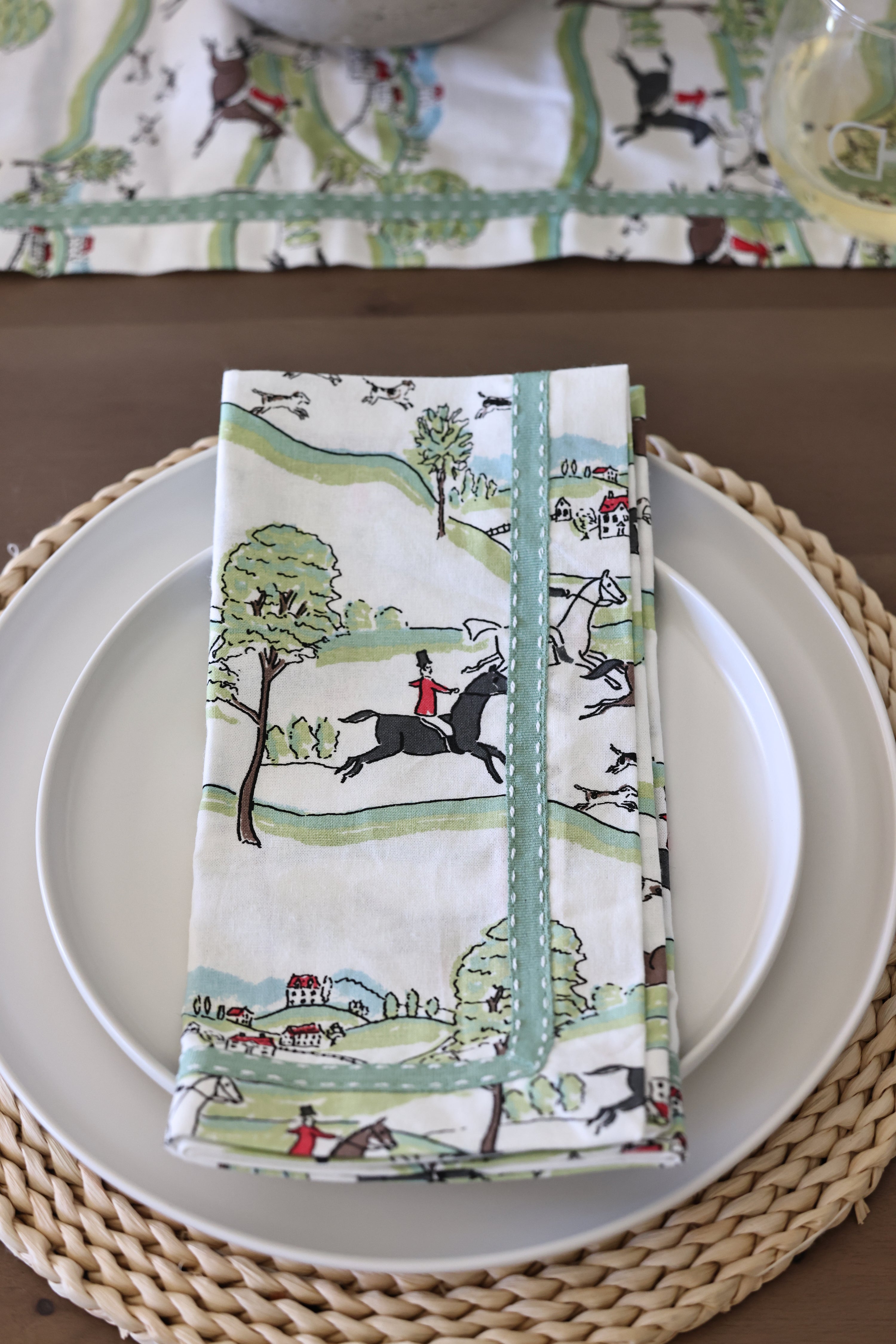 pomegranate inc stylish equestrian the hunt scene napkin set