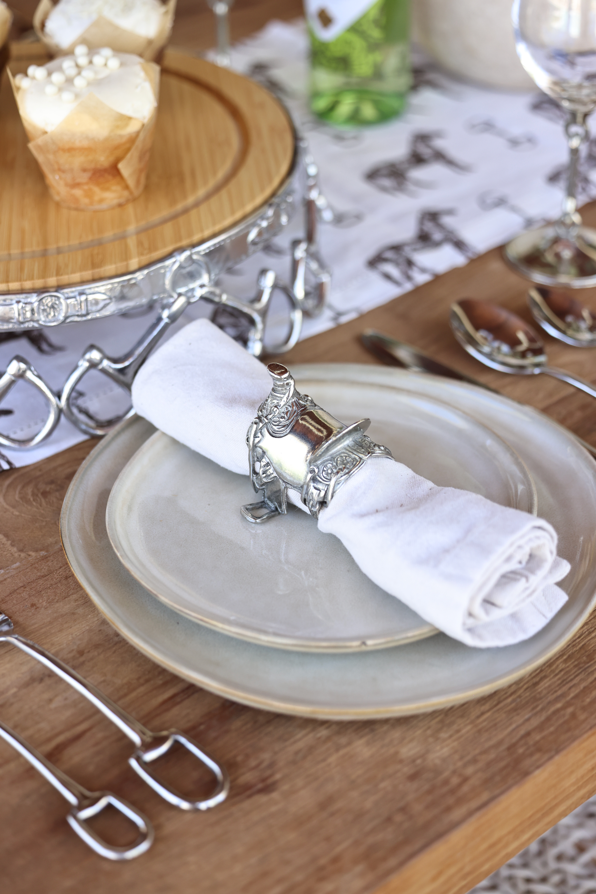 arthur court stylish equestrian western saddle pewter napkin ring set