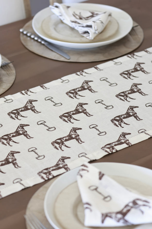 pomegranate inc. stylish equestrian horse and snaffle linen table runner 